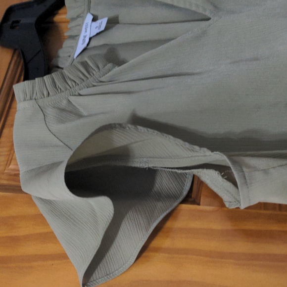 Size Small Nine West Green Blouse - In great condition - Picture 4 of 5
